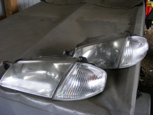 MAZDA 323F BJ LAMPA PRZÓD PRZEDNIA LEWA 98-01