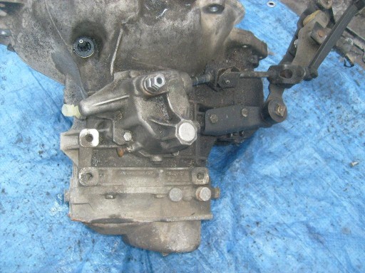 Opel vectra b 1.6 16v коробка передач1 - фото