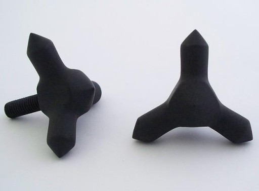 СТАЛЕВИЙ ГВИНТ ШИПИ ІКЛА НА ПРОБКА БАКУ ЧОРНИЙ МАТ