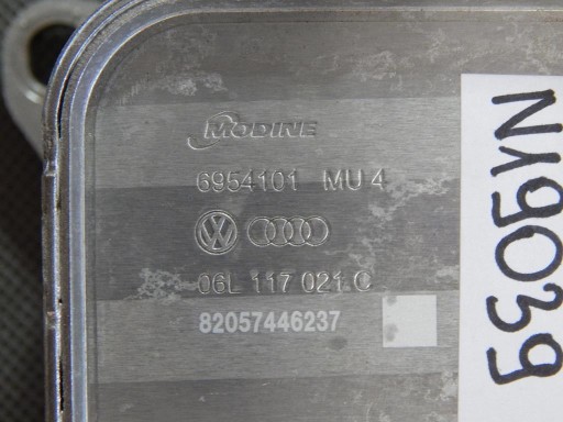 AUDI A3 S3 8V Radiatore olio motore usato 06L117021C