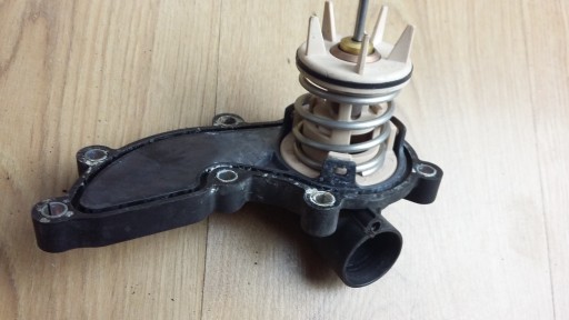 termostat Obal AUDI A4 B8 A5 8T A6 C7 A7 3.0 TFSI OE