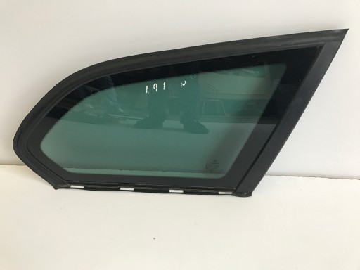 BMW E91 заднє скло праве