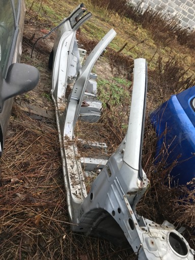 TOYOTA AVENSIS II COMBI T25 03- СТОЙКА ПОРОГ ПРАВЫЙ