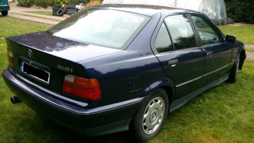 BMW E36 СЕДАН КОМБИ ЗАДНЕЕ ОКНО