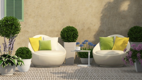 Aranžérske nápady - nábytok a doplnky v našej záhrade