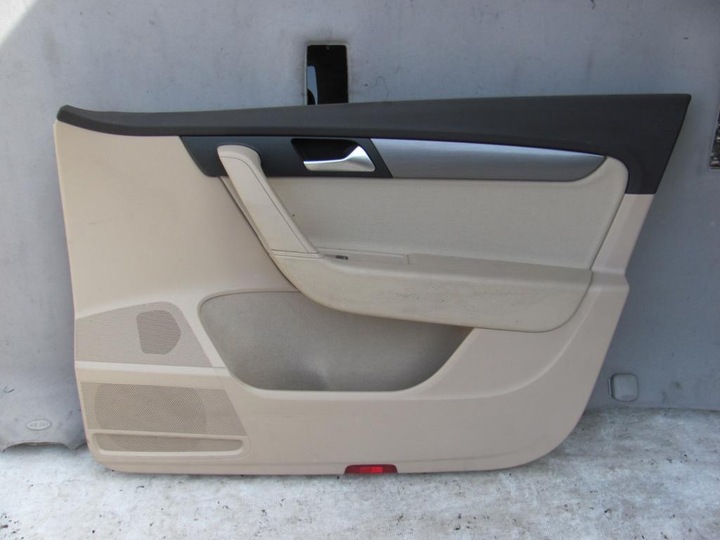 PANEL DOOR RIGHT FRONT - VW PASSAT B7 12R photo 1 - milautoparts-fr.ukrlive.com