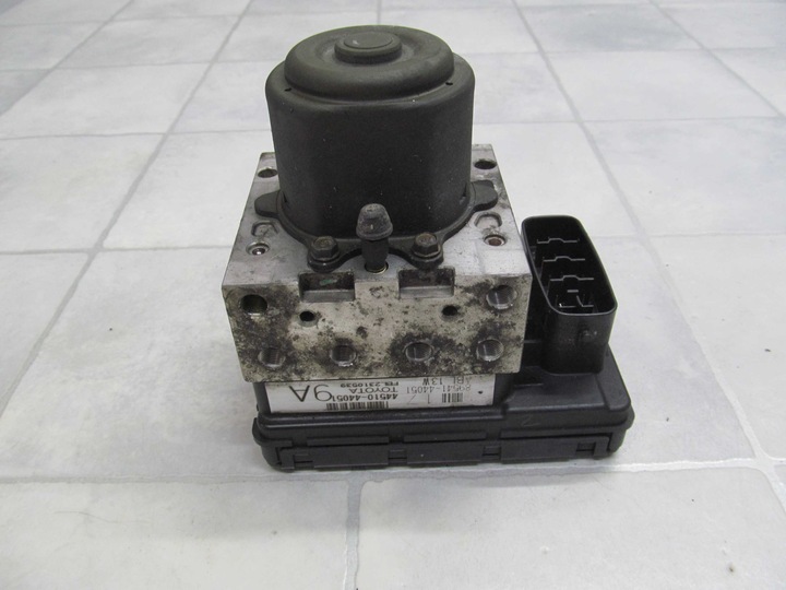 TOYOTA AVENSIS VERSO PUMP ABS 44510-44051 89541-4 photo 2 - milautoparts-fr.ukrlive.com