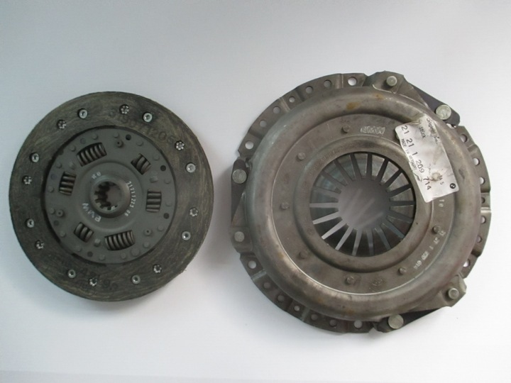 BMW 3 E30 CLUTCH NEW ORIGINAL 21211209614 photo 1 - milautoparts-fr.ukrlive.com