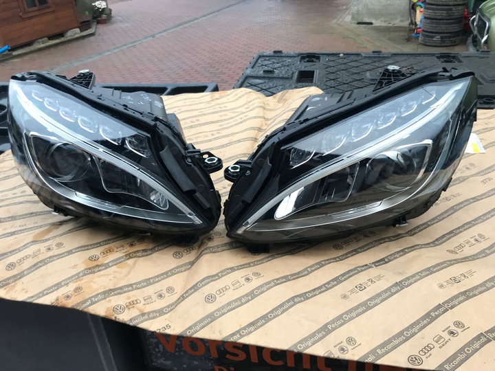 MERCEDES C-CLASS W205 FULL LED LEFT I RIGHT HOOD photo 1 - milautoparts-fr.ukrlive.com