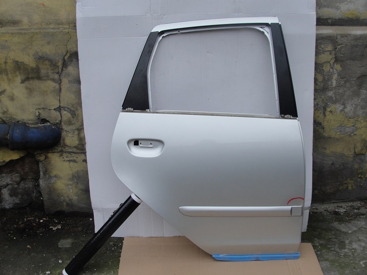 Двері праві правий задній заднє mitsubishi colt, Ціна