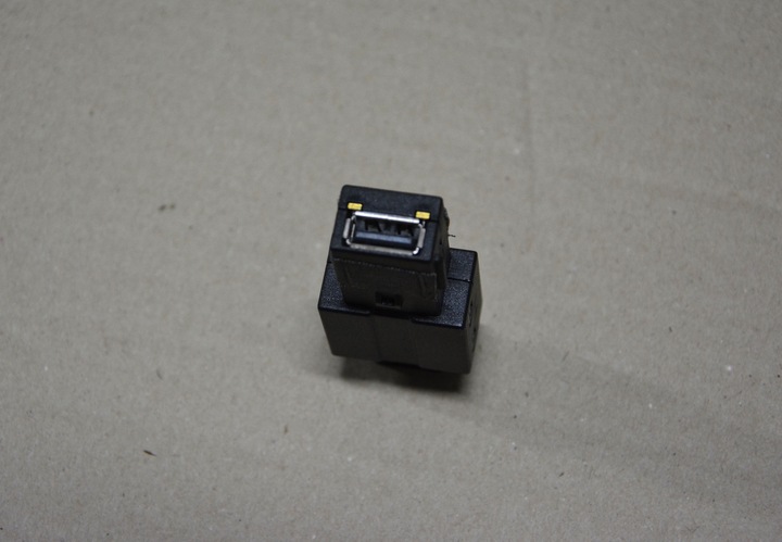 5u0035726 vw arteon гнездо port interfejs usb, Цена