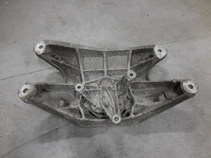 Audi кронштейн коробки 8k0399263af подушка 8k0399115r, Ціна