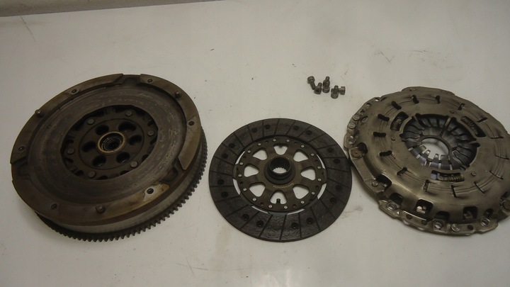 Bmw e90 e60 f10 e63 зчеплення n53 двомасовий маховик 7559529, Ціна