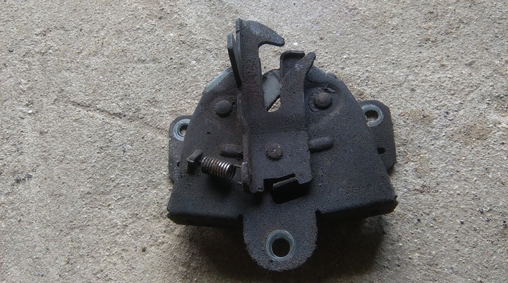 фото №1, Mitsubishi space runner 99-02 замок капота