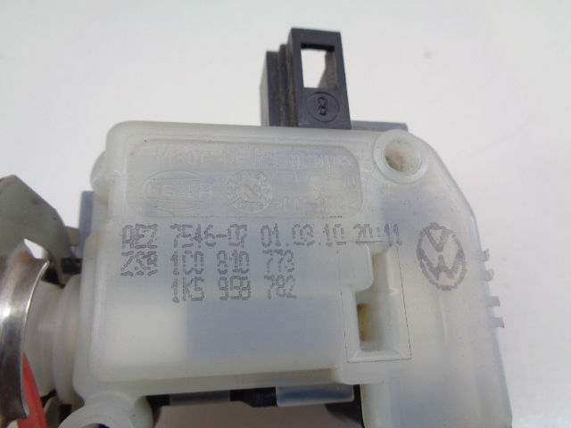 фото №5, Audi tt амортизатор заливка крышки топлива 1c0810773