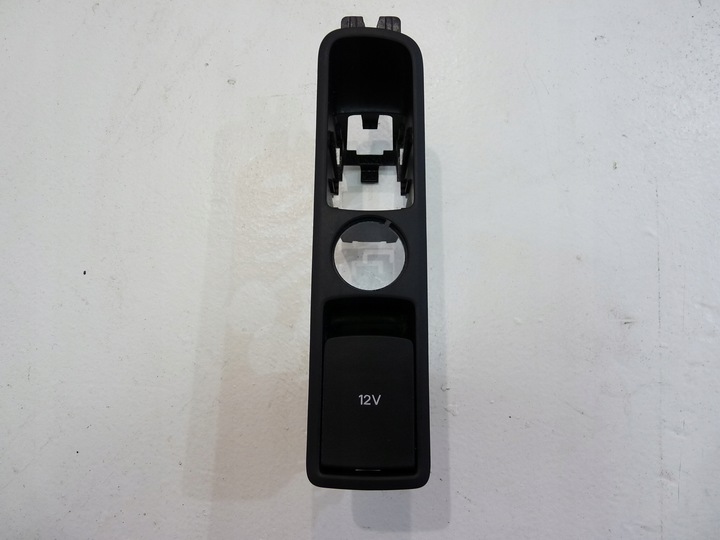 фото №1, Audi q3 рамка гніздо 12v 8u1863349a