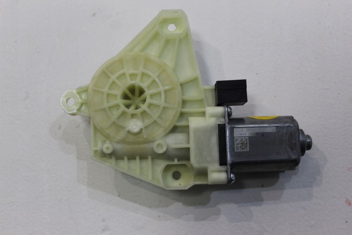 фото №1, Vw passat b8 моторчик стёкла 5q4959801d