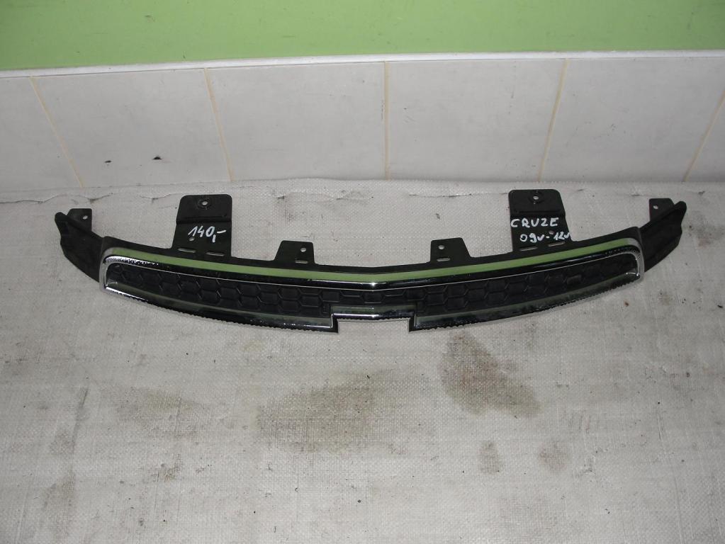 фото №1, Решітка радіатора chevrolet cruz 09-12