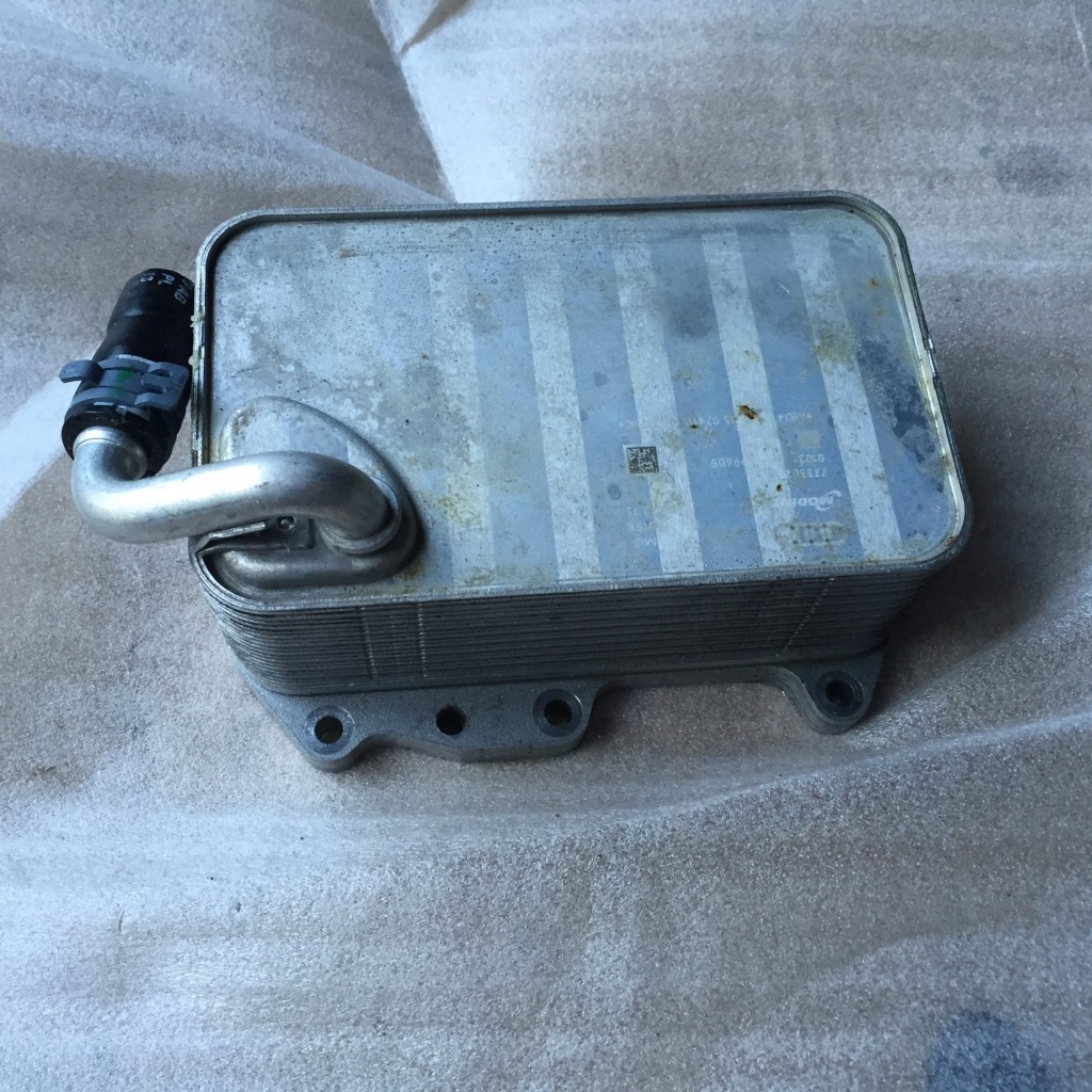 Купити Радіатор оливи audi a6 c7 3.0tdi 059117015 k