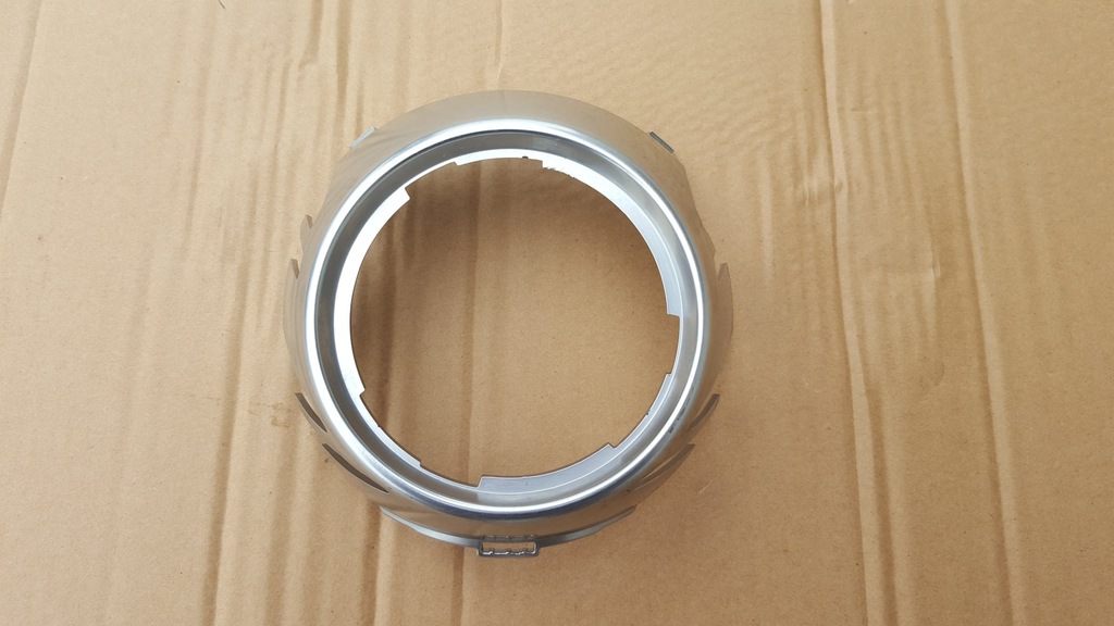 фото №1, Vw golf v r32 rmka хром значок бампер перед