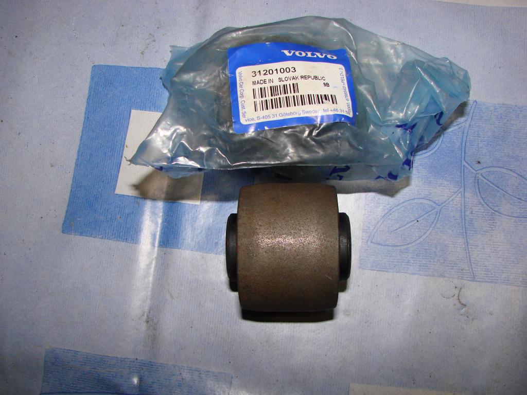 фото №1, Втулки рычага volvo xc90 nowe оригинал