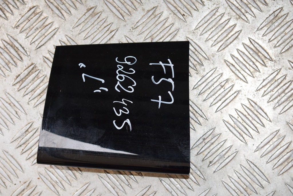 фото №1, Заглушка консоли левая mini cooper f57 f56 9262435