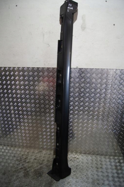 фото №1, Toyota avensis t27 lift накладка поріг ліва