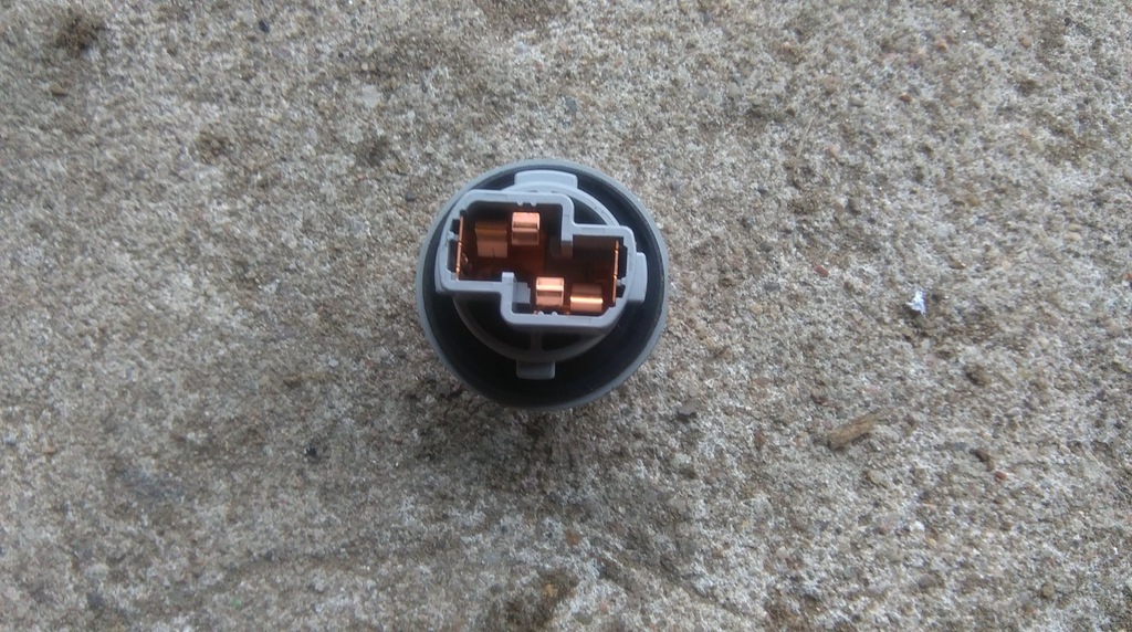 фото №1, Mitsubishi grandis цоколь вкладыш поворотник правый