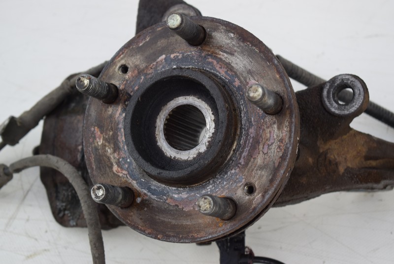 фото №2, Поворотный кулак правая ступица перед kia ceed 1 i 2.0 crdi