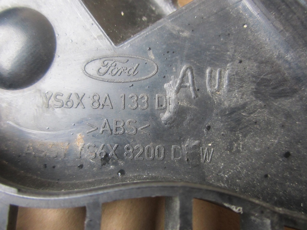 фото №5, Решітка радіатора решітка радіатора бампера mazda 121 lift 99-