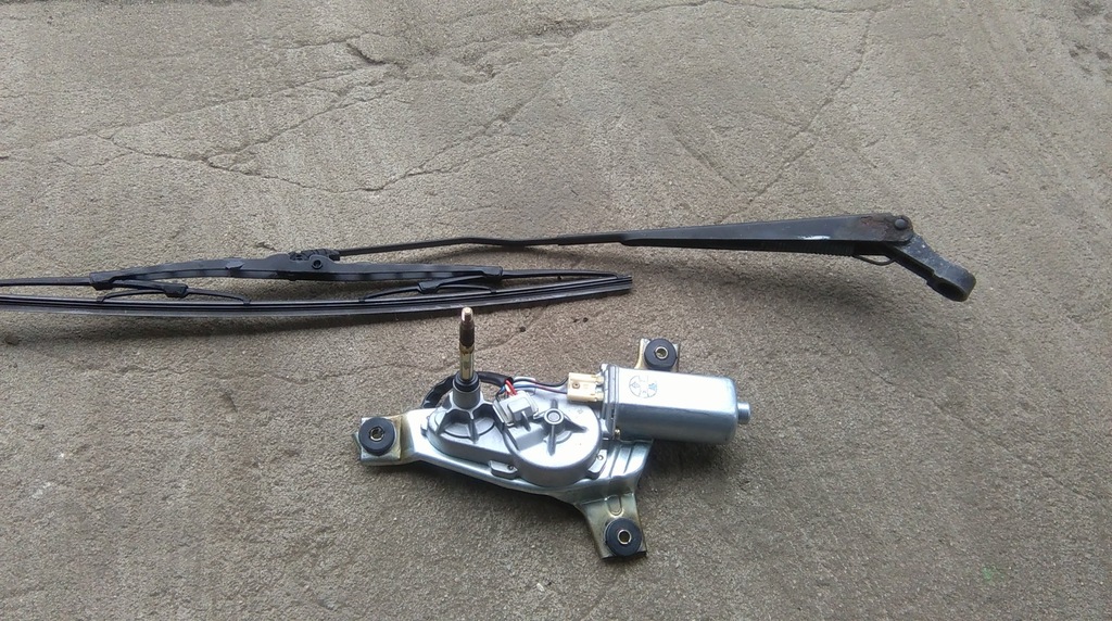 фото №1, Mitsubishi space runner 99-02 моторчик дворник