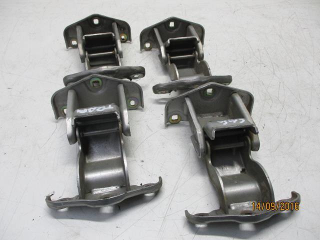 фото №7, Петля петлі двері задня задніх trafic vivaro 04r