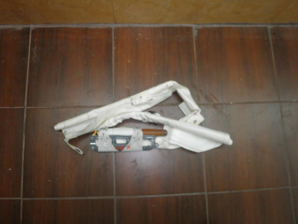 фото №1, Шторка безопасности правая vw golf vi 5k0