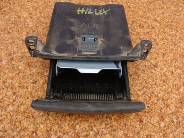 фото №1, Toyota hilux 07r пепельница