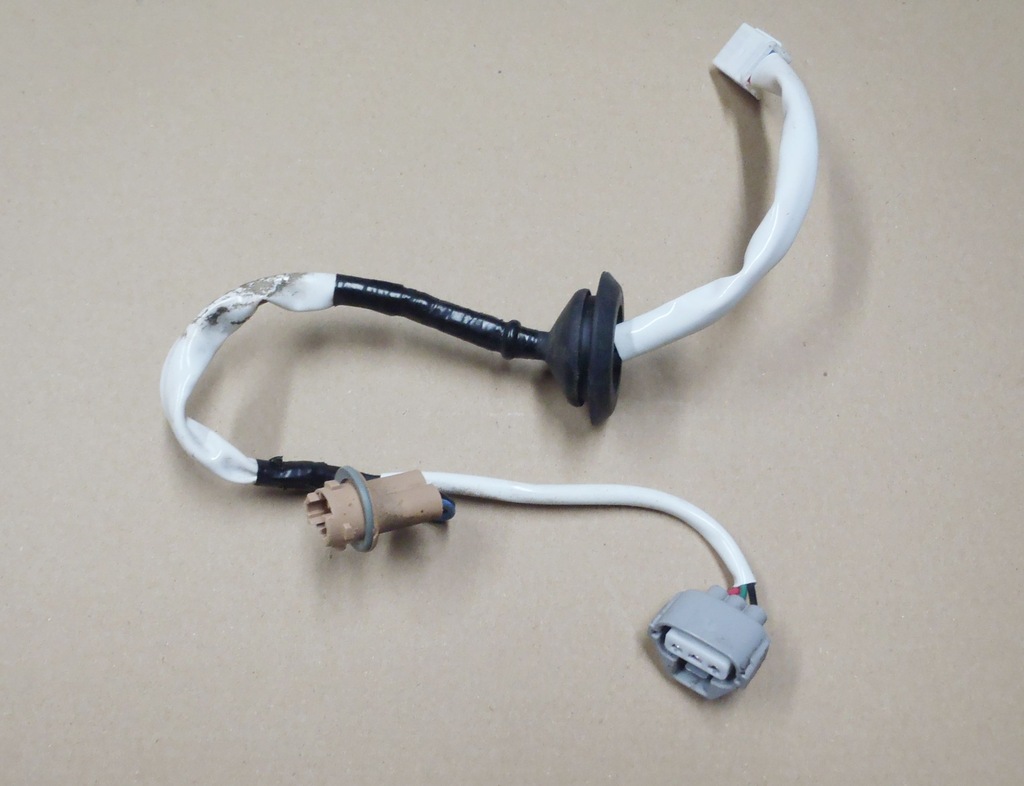 фото №1, Auris ii 12-15 жгут электропроводка лампы led задняя