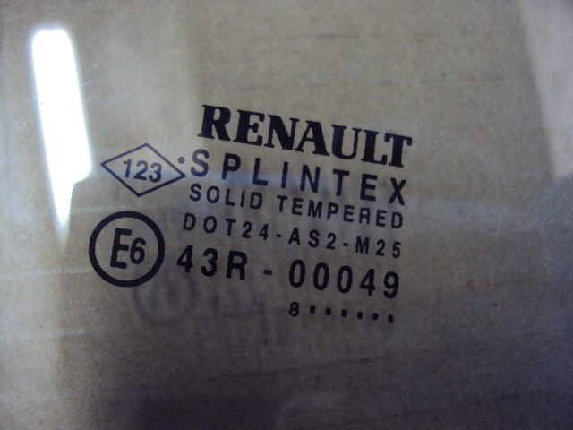 Стекло правая передняя renault scenic 2 2008 год Цена