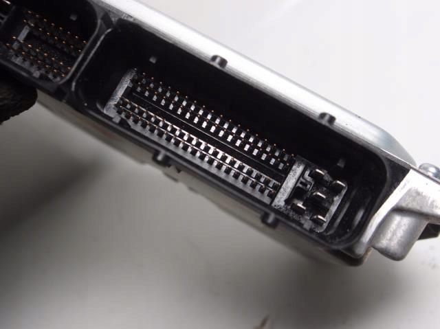 фото №8, Бортовой компьютер двигателя 275800-7492 legacy iv 2.0 d 2006r