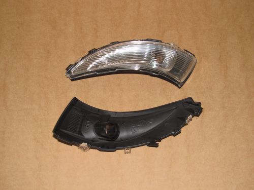 фото №1, Поворотник боковой w зеркало renault captur