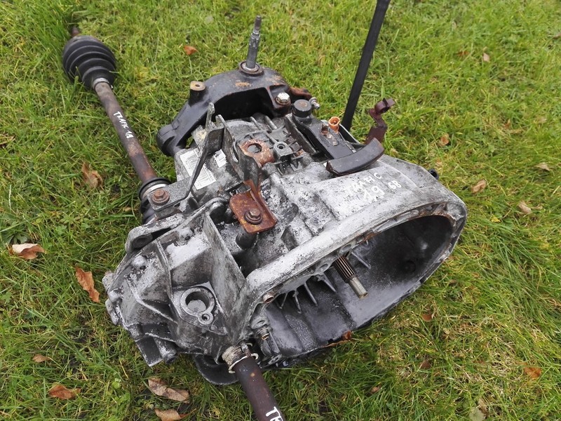 Привідний вал права довга trafic vivaro primastar 1.9 dci Оригінал