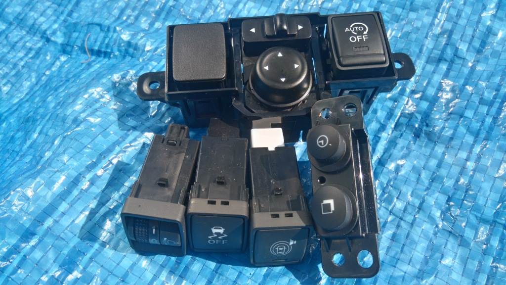 фото №1, Кнопка переключатель выключатель nissan note e12