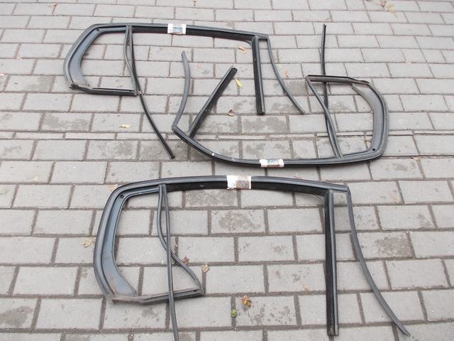 фото №1, Прокладка рамка дверь vw golf v 5d задняя oryg.