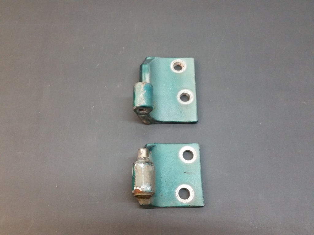 Купить Петля дверь правый перед alfa romeo 145 3d