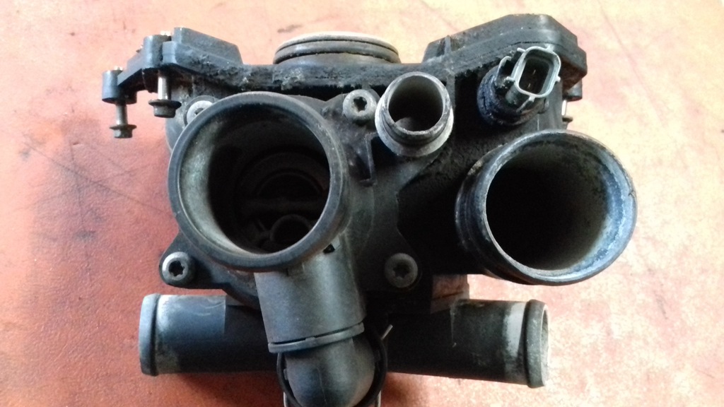 фото №3, Корпус термостата range rover iii c8woa