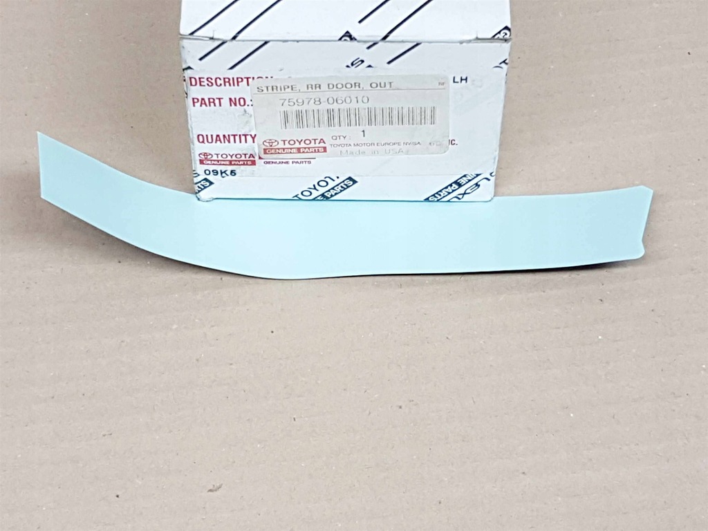 фото №2, Camry 06-11 nakleika наклейка рамка дверь задняя левая