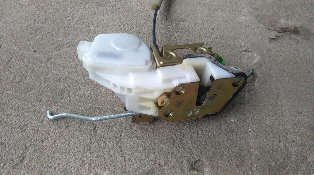 фото №1, Mitsubishi space runner 99-02 замок правий передній