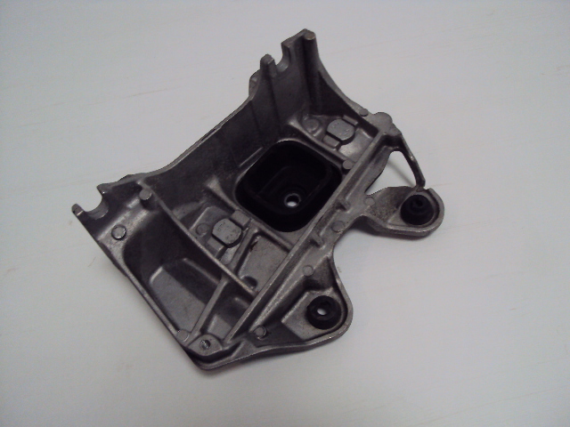 фото №1, Кронштейн подушка двигателя renault laguna iii