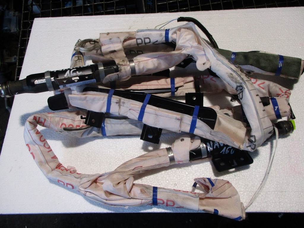 фото №1, Шторка безопасности nissan navara 16r правая