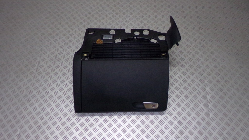 фото №1, Audi a4 b8 8k0 s-line бардачок пасажира 8k1857035a