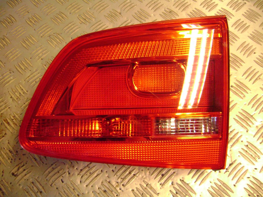 фото №1, Лампа задняя правая vw touran na крышка новый model