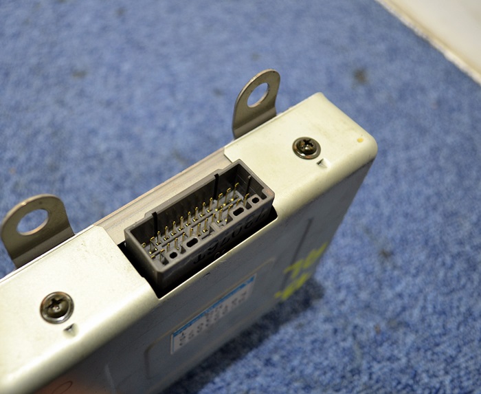 фото №5, Mitsubishi pajero ii бортовой компьютер mc883863 k8t73076 2.8d